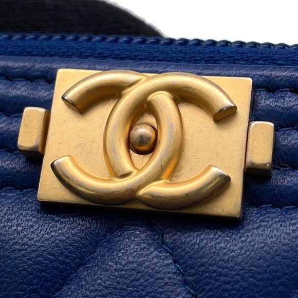CHANEL Blue Logo Wallet - Picture 8 of 10